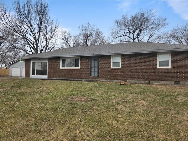 701 Lake Road, Garden City, MO 64747