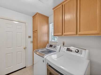 1448 Oak Grove Dr, Roseville, CA 95747 Photo
