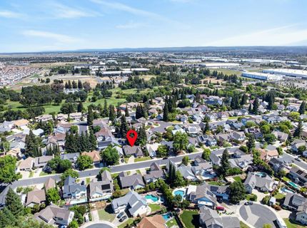 1448 Oak Grove Dr, Roseville, CA 95747 Photo