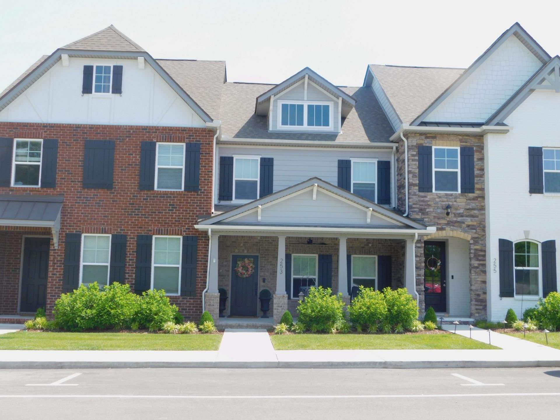 253 Grandstand Blvd, Gallatin, TN 37066 Main Photo