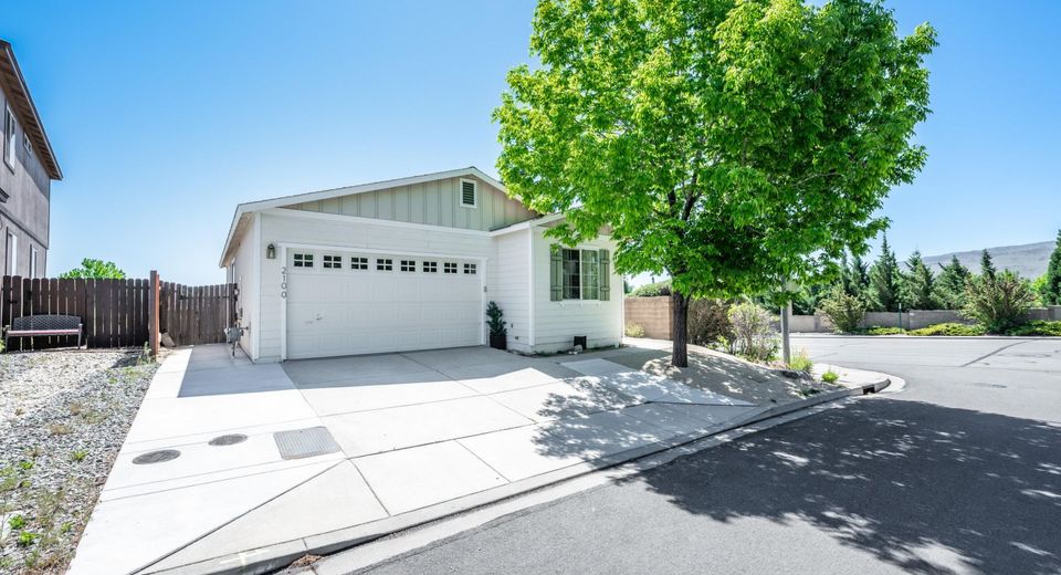 2100 Sapphire Ridge Way, Reno, NV 89523 Photo