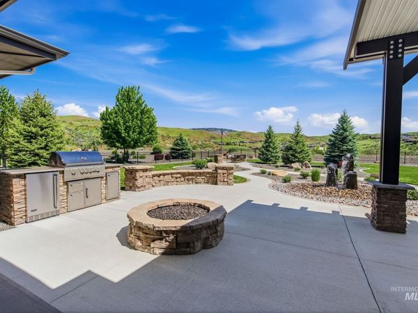 19265 N Eaglestone Place, Eagle, ID 83714