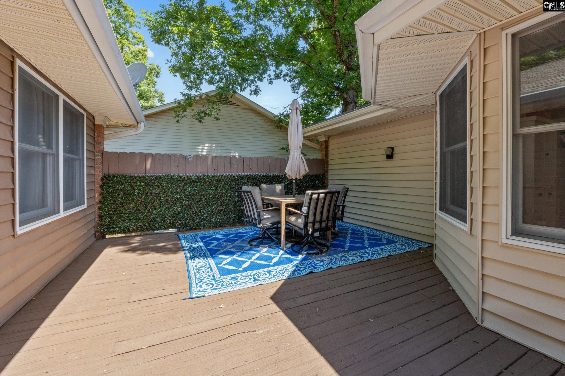 607 Ashwood Circle  Photo 17