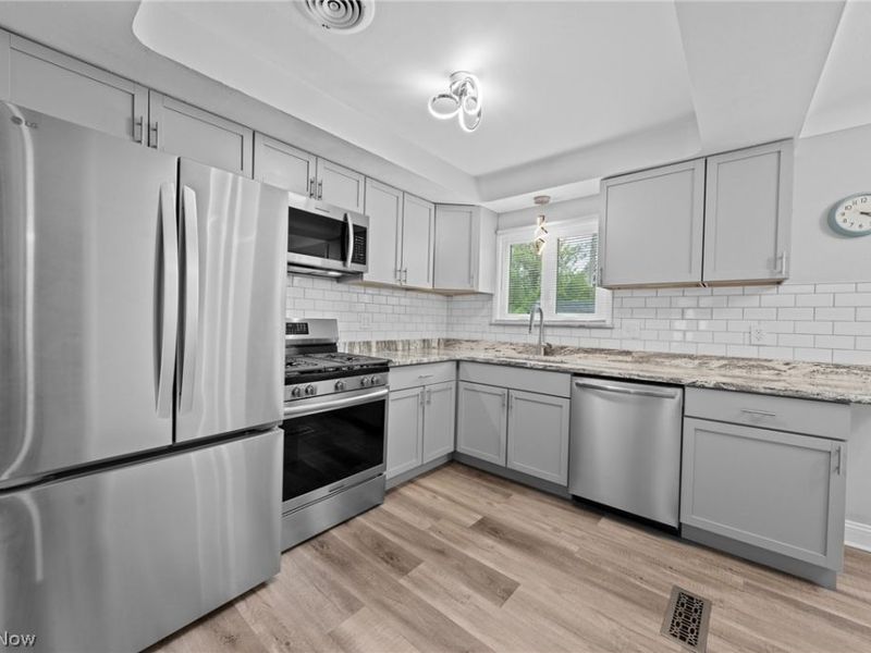3873 Washington Boulevard, University Heights, OH 44118 Photo 10