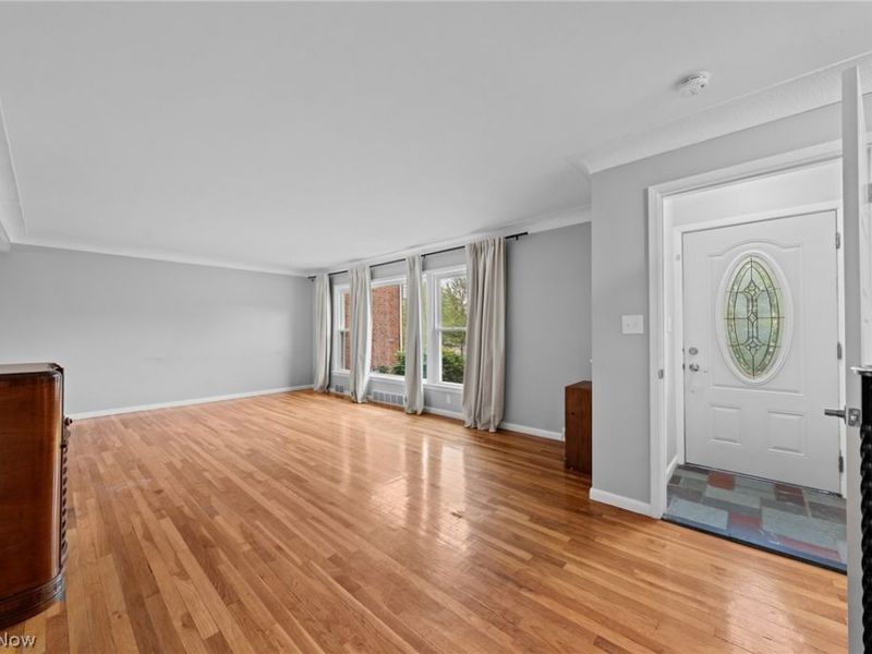 3873 Washington Boulevard, University Heights, OH 44118 Photo 2