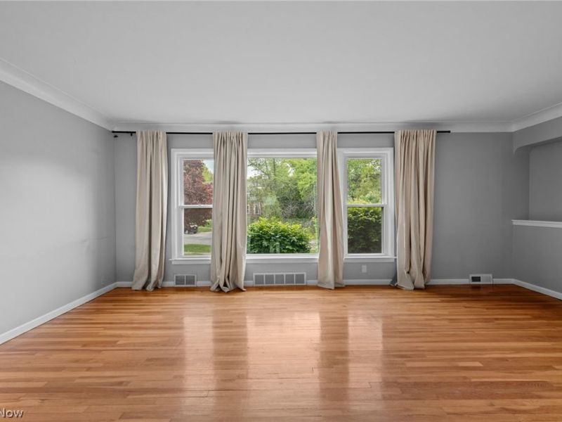 3873 Washington Boulevard, University Heights, OH 44118 Photo 4