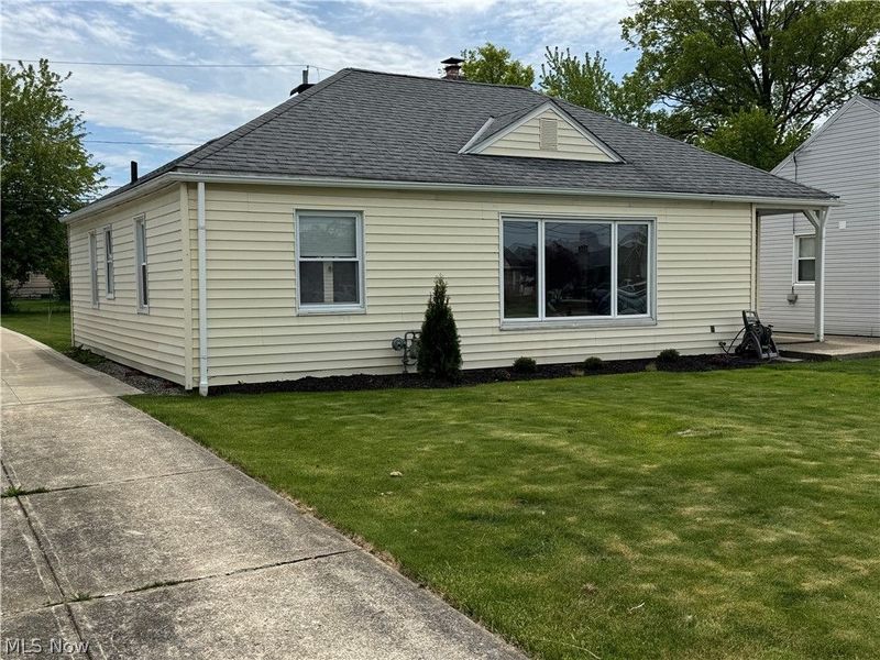 29516 Cresthaven Drive, Willowick, OH 44095 Photo 2