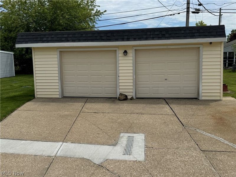 29516 Cresthaven Drive, Willowick, OH 44095 Photo 5