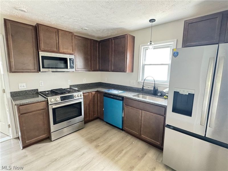 29516 Cresthaven Drive, Willowick, OH 44095 Photo 9