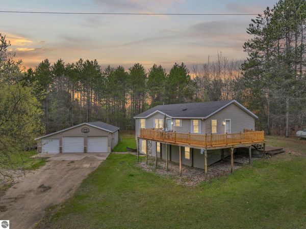 8765 10 Road E, Manton, MI 49663