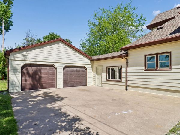 301 N Columbus Street, Pleasantville, IA 50225