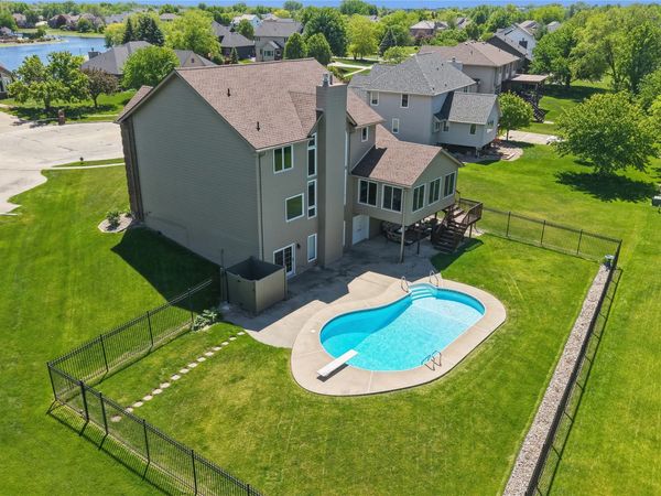 1302 NE Lake View Court, Ankeny, IA 50021