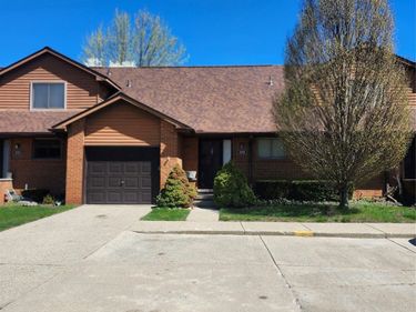 3668 Old Creek Road, Troy, Mi 48084