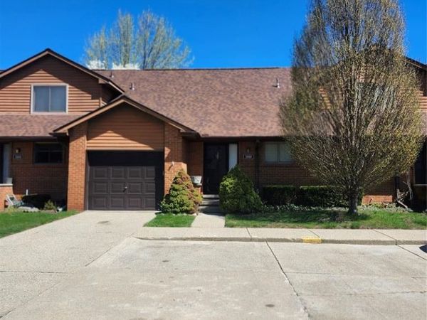 3668 Old Creek Road, Troy, MI 48084