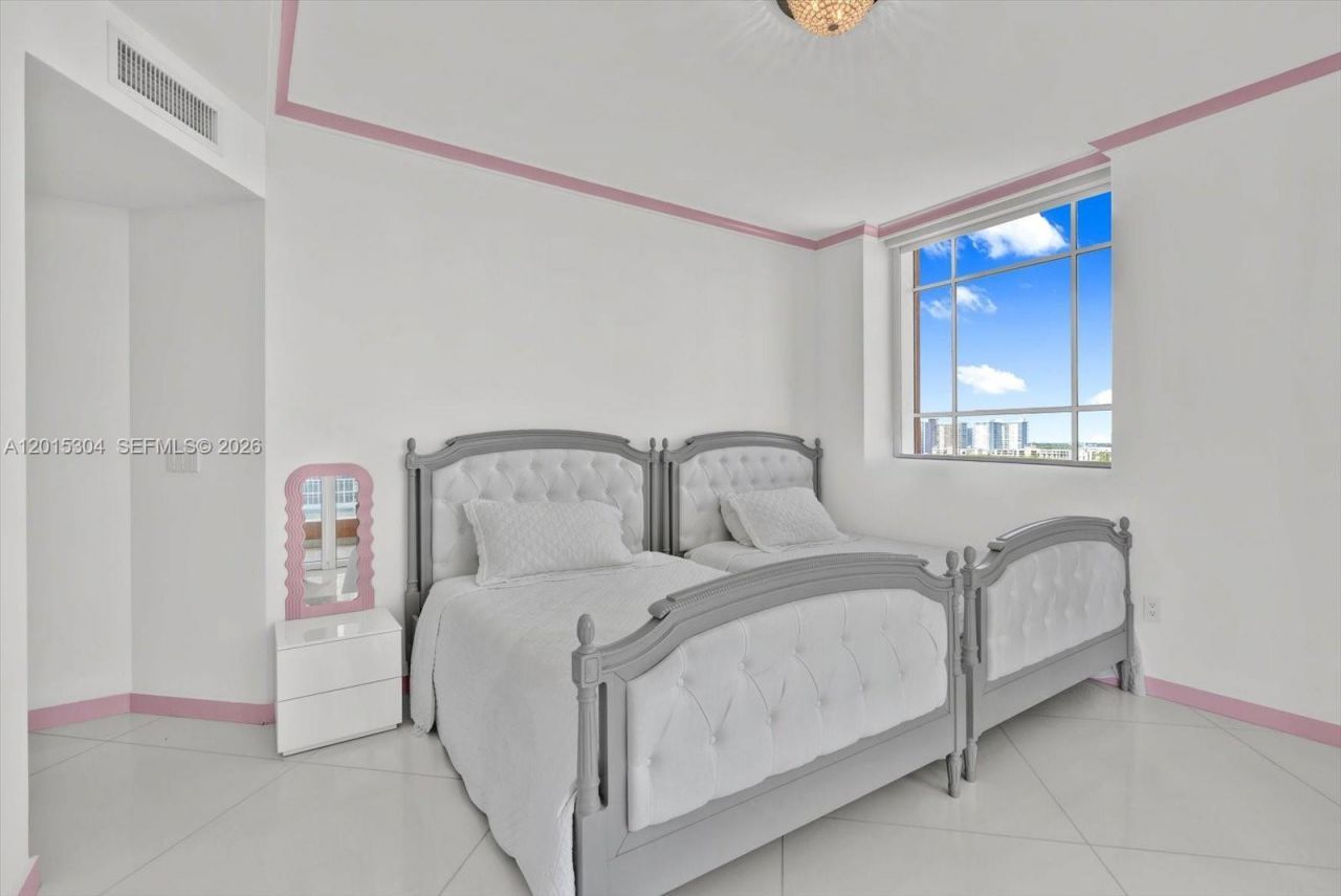 17875 Collins Ave , Unit 1101, Sunny Isles Beach, FL 33160 Photo