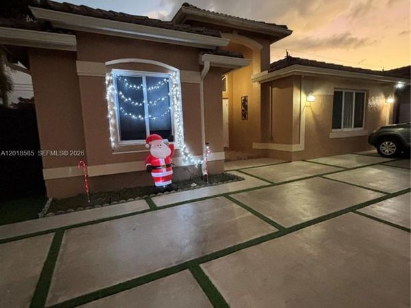 16274 SW 71st Ter , Miami, FL 33193