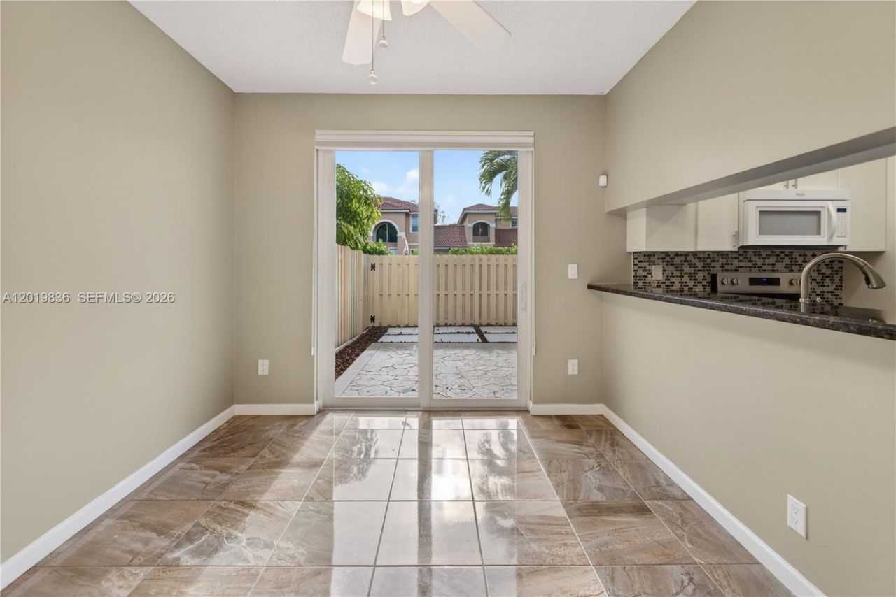2340 NW 161st Ave, Pembroke Pines, FL 33028 Photo