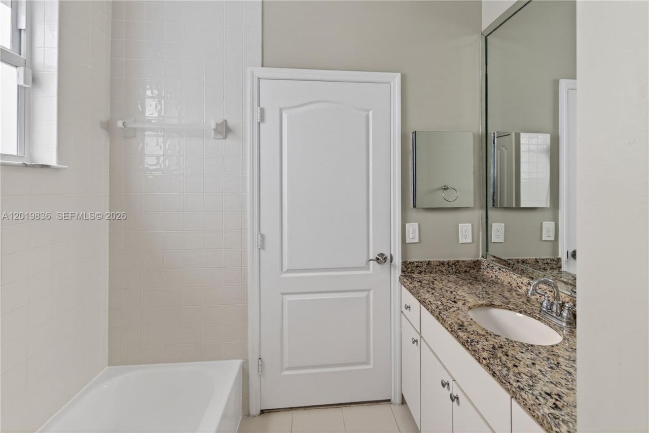 2340 NW 161st Ave, Pembroke Pines, FL 33028 Photo