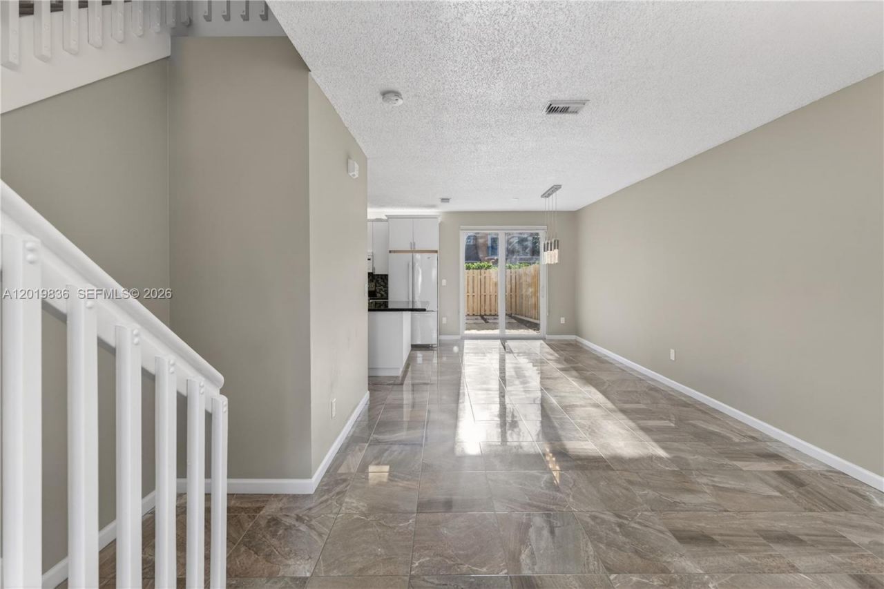 2340 NW 161st Ave, Pembroke Pines, FL 33028 Photo