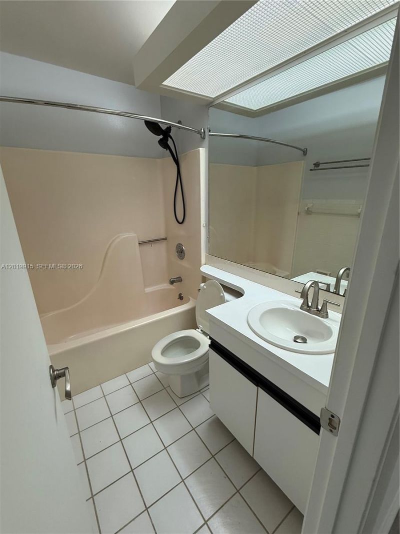 18 Lake Vista Trl, Unit 204, Port Saint Lucie, FL 34952 Photo