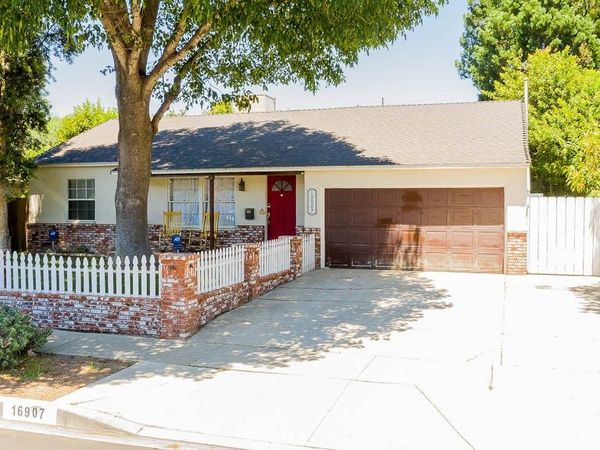 16907 Marlin Place, Lake Balboa, CA 91406