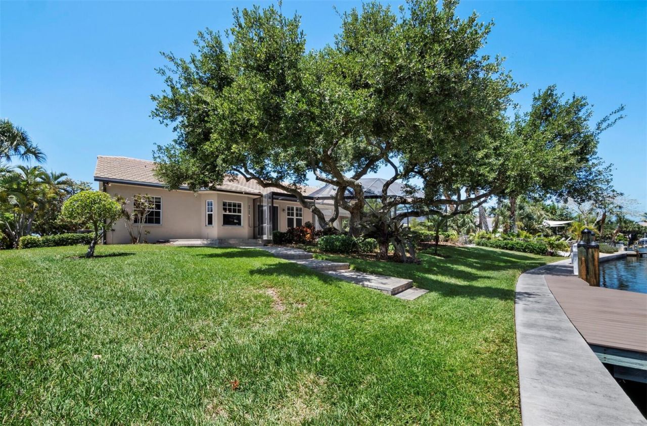 819 Paradise Way, Sarasota, FL 34242 Photo
