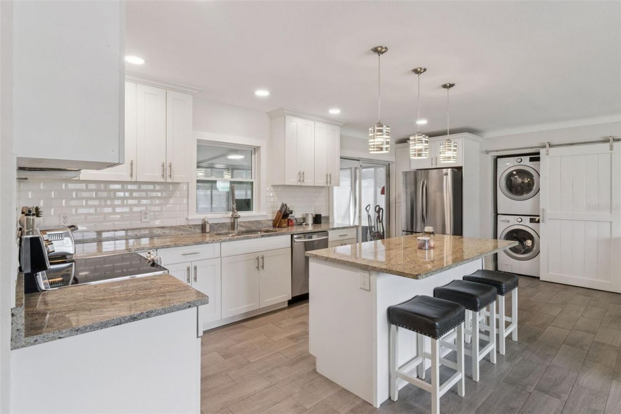 1761 65th Avenue N, Saint Petersburg, FL 33702 Photo