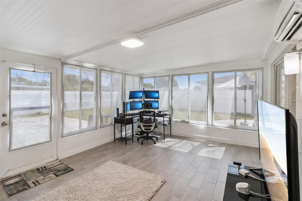 1761 65th Avenue N, Saint Petersburg, FL 33702 Photo