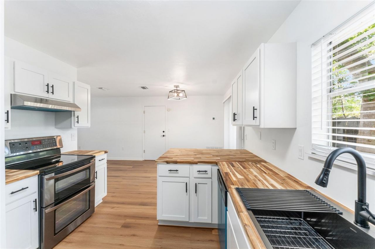 5701 SW 47th Place, Gainesville, FL 32608 Photo