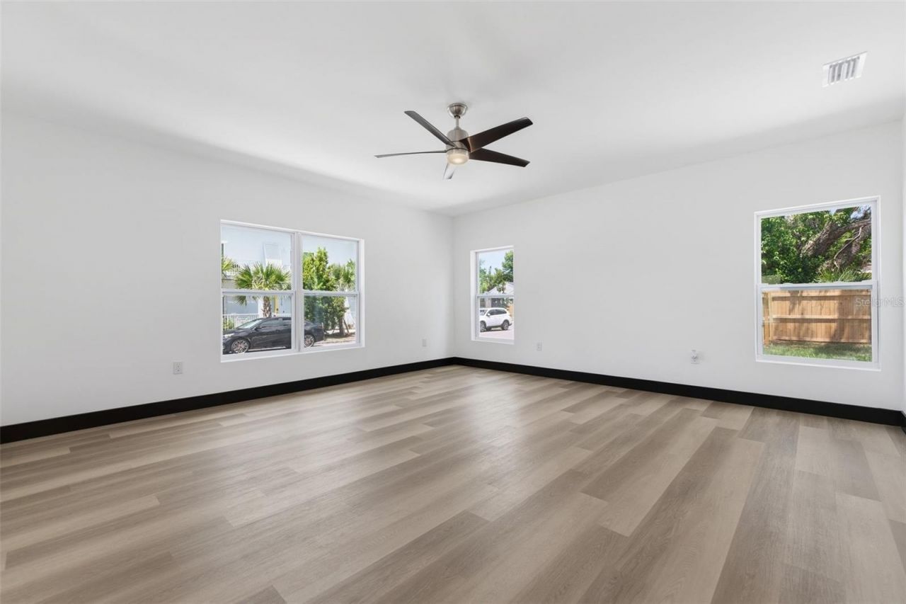 1530 12th Avenue S, Saint Petersburg, FL 33705 Photo