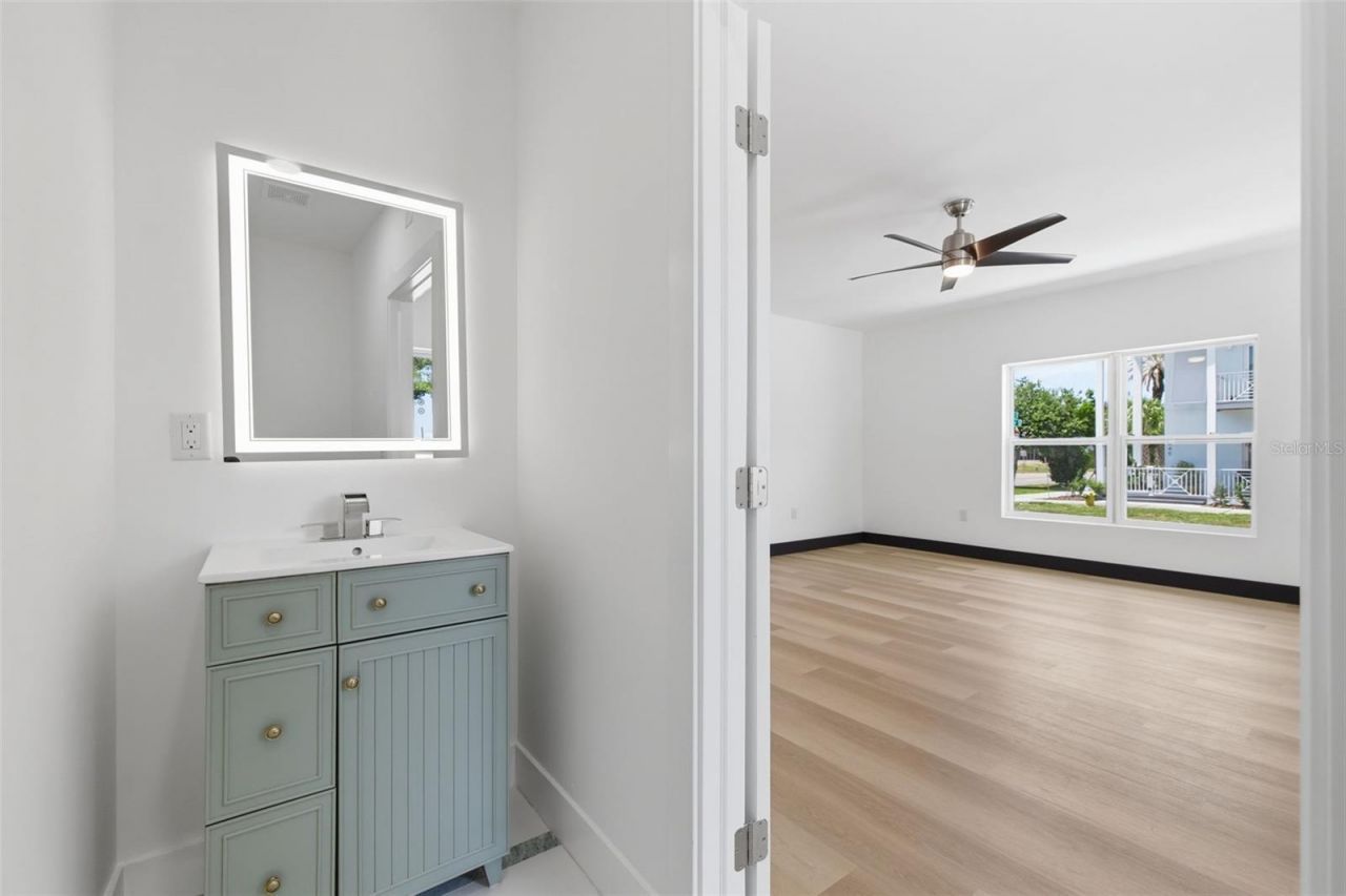 1530 12th Avenue S, Saint Petersburg, FL 33705 Photo