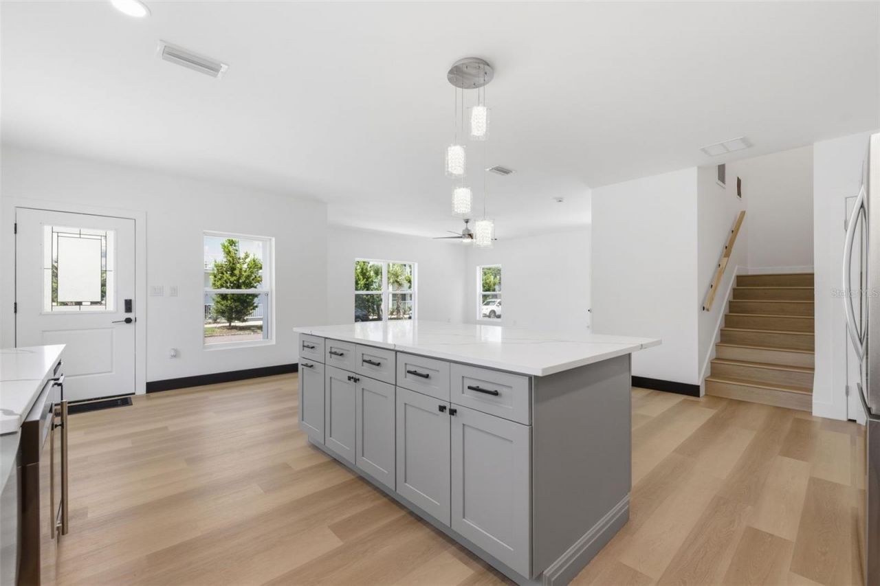 1530 12th Avenue S, Saint Petersburg, FL 33705 Photo