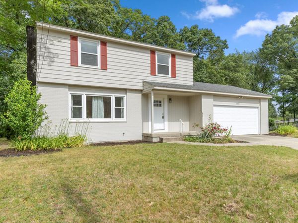 2647 Manitoba Court NE, Grand Rapids, MI 49525