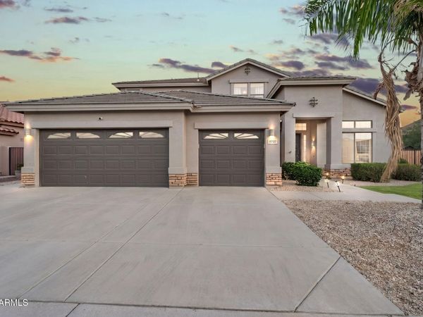9737 E LOBO Avenue, Mesa, AZ 85209