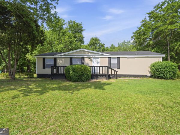 114 Lovers Lane NE, Milledgeville, GA 31061