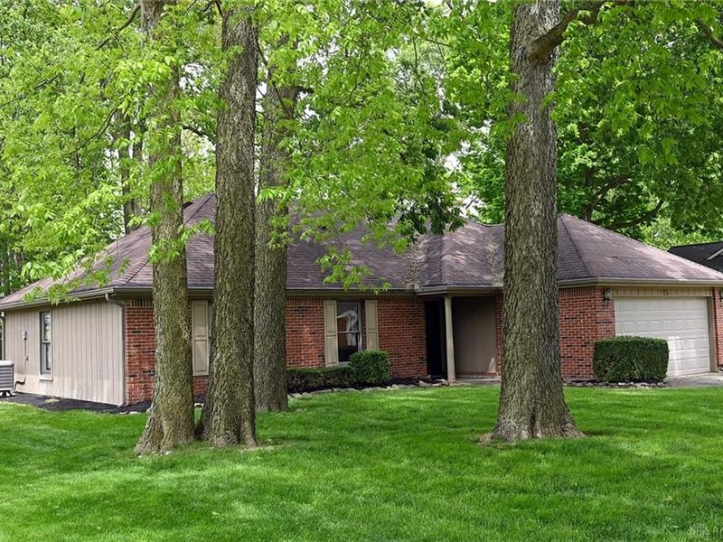 425 Richard Glen, Tipp City, OH 45371 Photo 3