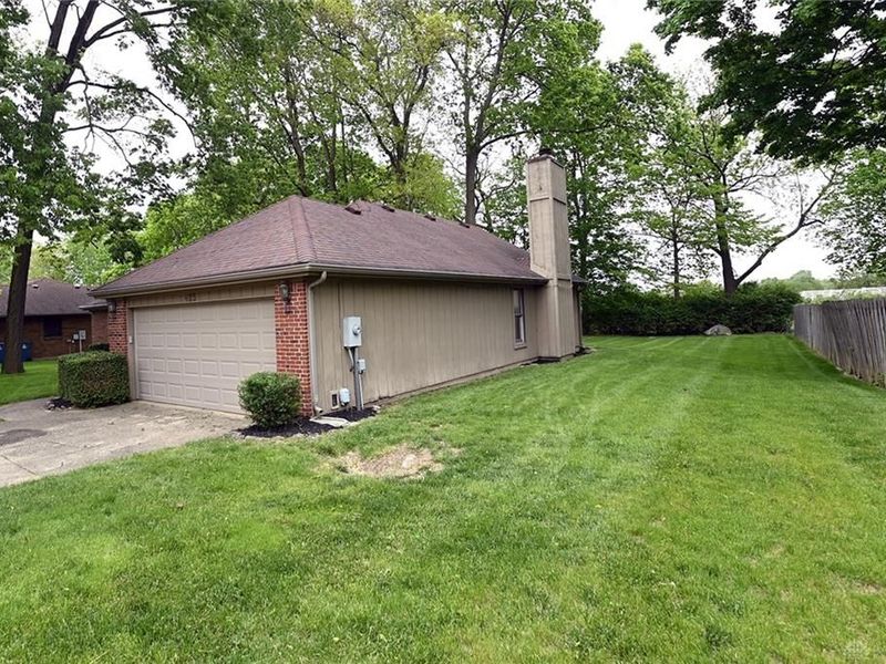 425 Richard Glen, Tipp City, OH 45371 Photo 4
