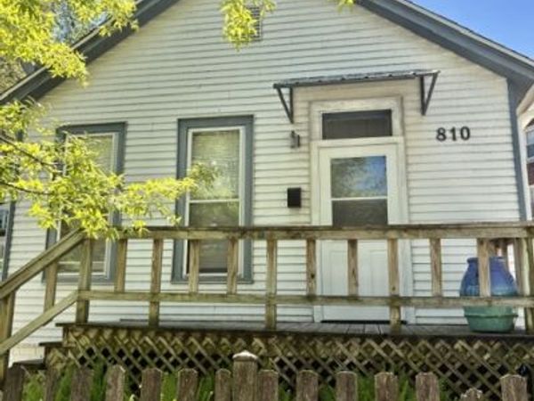 810 Simpson Street , Evanston, IL 60201