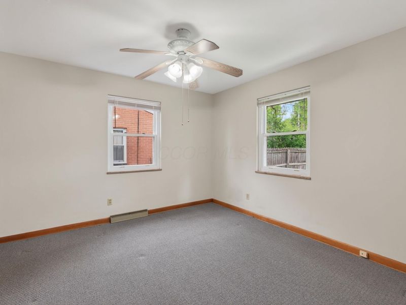 154 Desantis Drive, Columbus, OH 43214 Photo 18