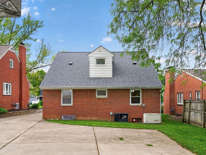 154 Desantis Drive, Columbus, OH 43214 Photo 32