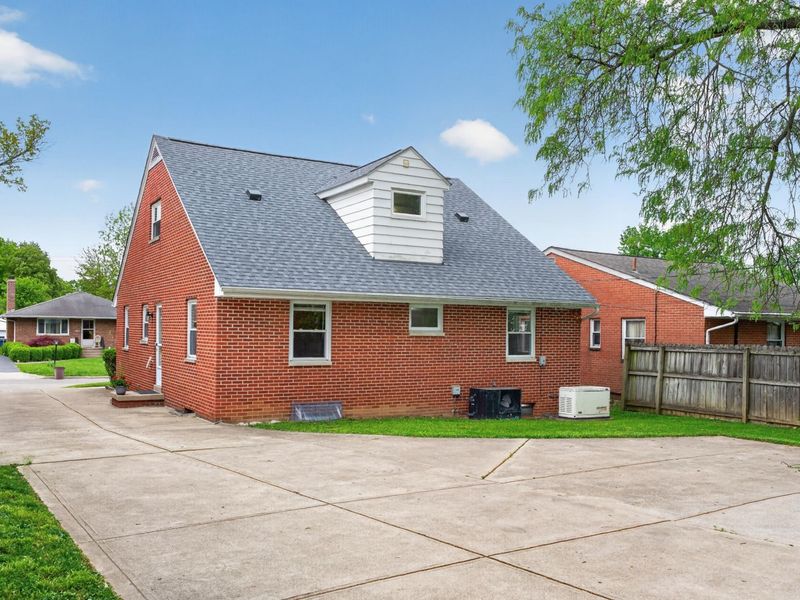154 Desantis Drive, Columbus, OH 43214 Photo 33