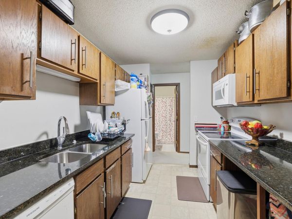 175 County Road B2 E, Unit 203, Little Canada, MN 55117