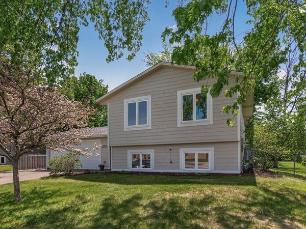 1030 Whitney Drive, Apple Valley, MN 55124