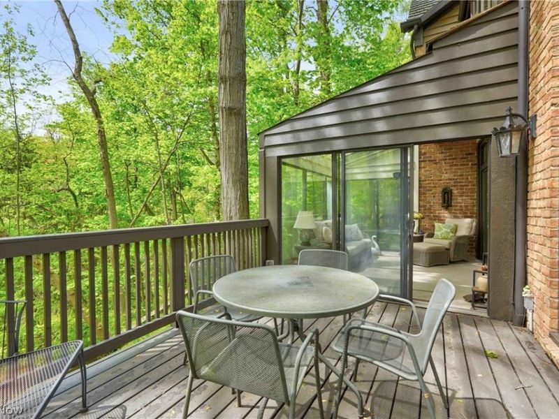 15 Hidden Valley, Rocky River, OH 44116 Photo 4