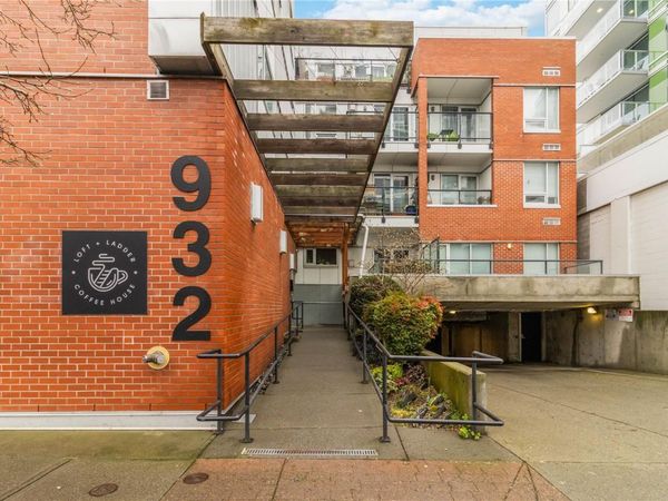 932 Johnson St , Unit 301, Victoria, BC V8V 3N4
