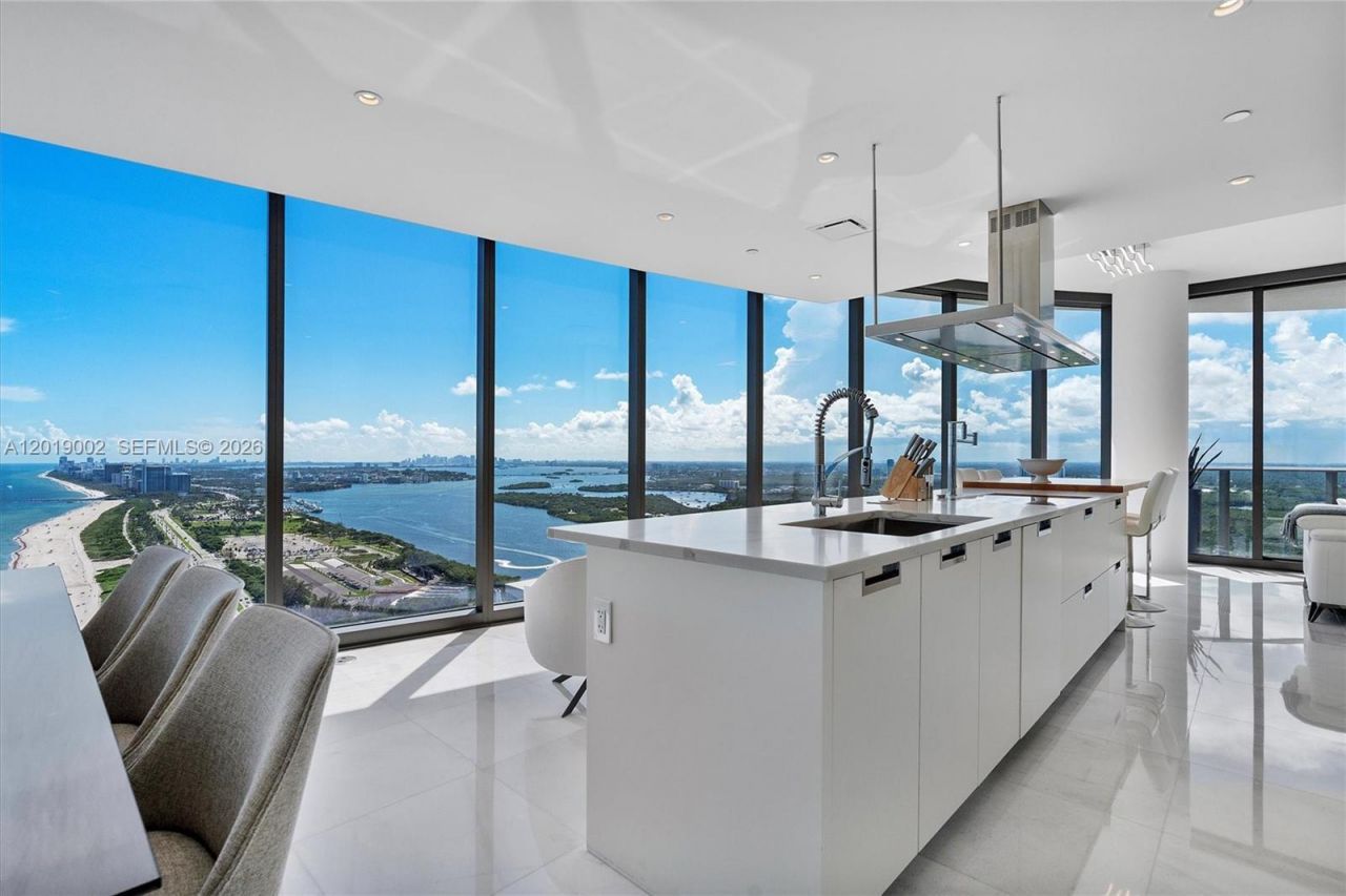 15701 Collins Ave , Unit 3605, Sunny Isles Beach, FL 33160 Photo