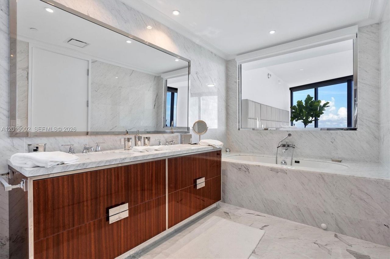 15701 Collins Ave , Unit 3605, Sunny Isles Beach, FL 33160 Photo