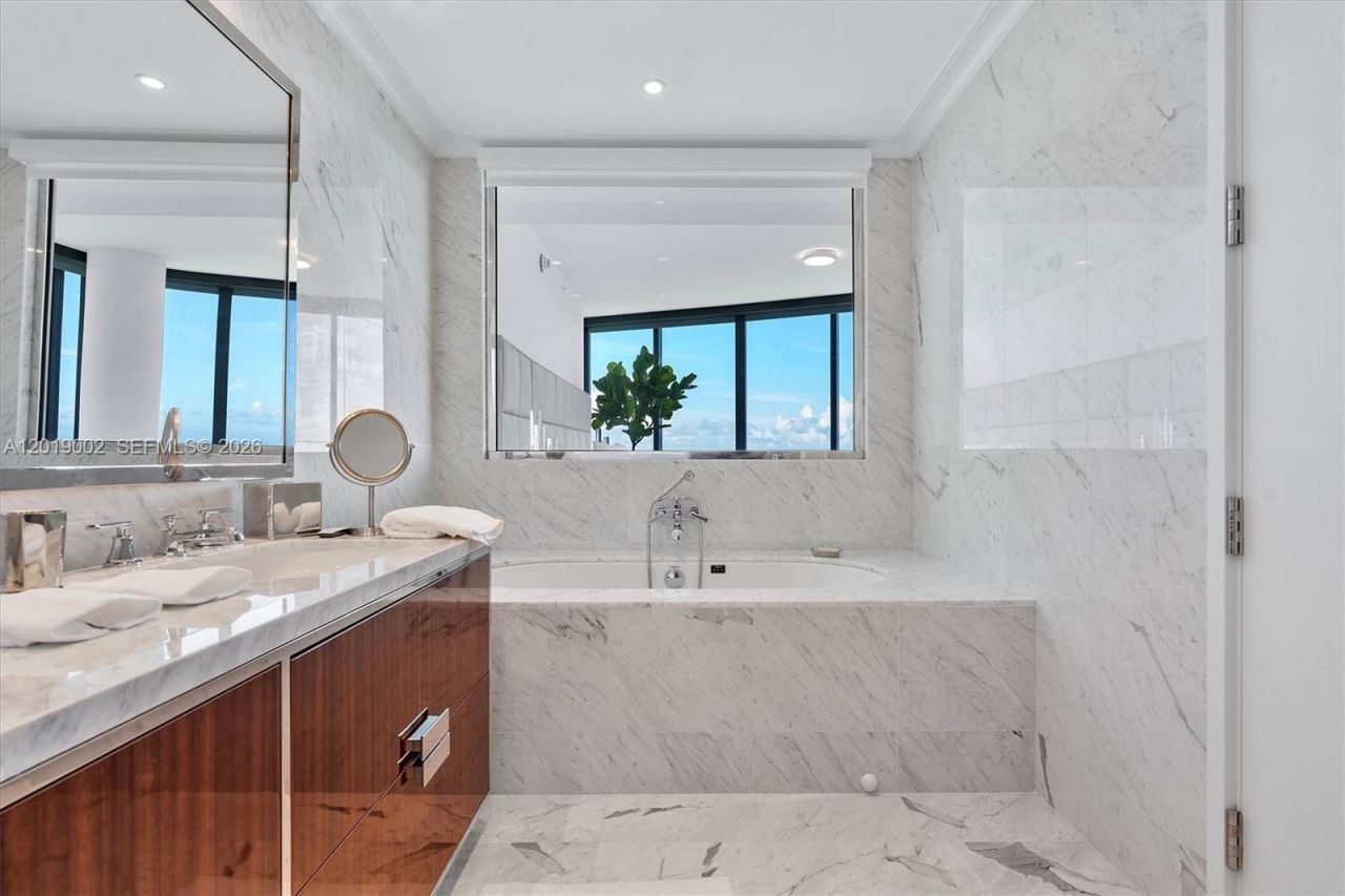 15701 Collins Ave , Unit 3605, Sunny Isles Beach, FL 33160 Photo