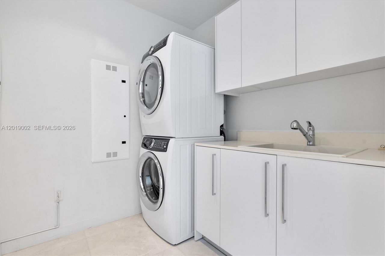 15701 Collins Ave , Unit 3605, Sunny Isles Beach, FL 33160 Photo