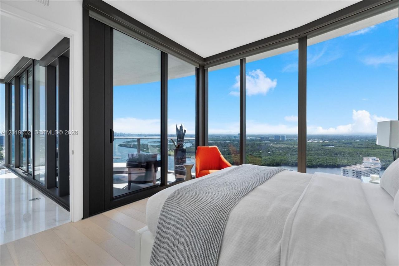 15701 Collins Ave , Unit 3605, Sunny Isles Beach, FL 33160 Photo